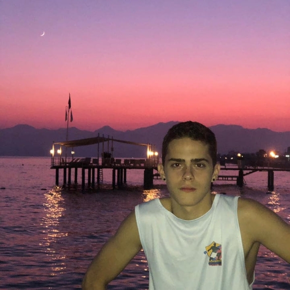 Meet your Posher, Moises - Picture 1 of 1